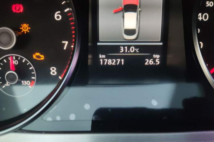 Used Volkswagen CC 2012 2.0 TSI Luxury Model Odometer Close Up