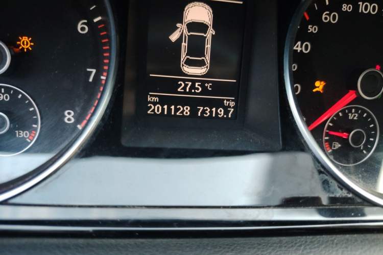 Used Volkswagen CC 2012 3.6 FSI R-Line Odometer Close Up