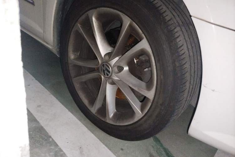 Used Volkswagen CC 2012 2.0 TSI Luxury Model Right Front Wheel Hub