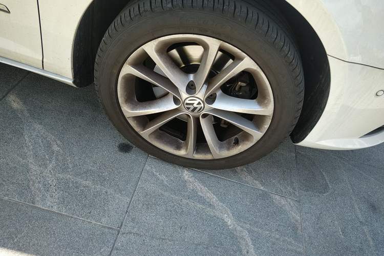 Used Volkswagen CC 2012 2.0 TSI Ultimate Edition Right Front Wheel Hub
