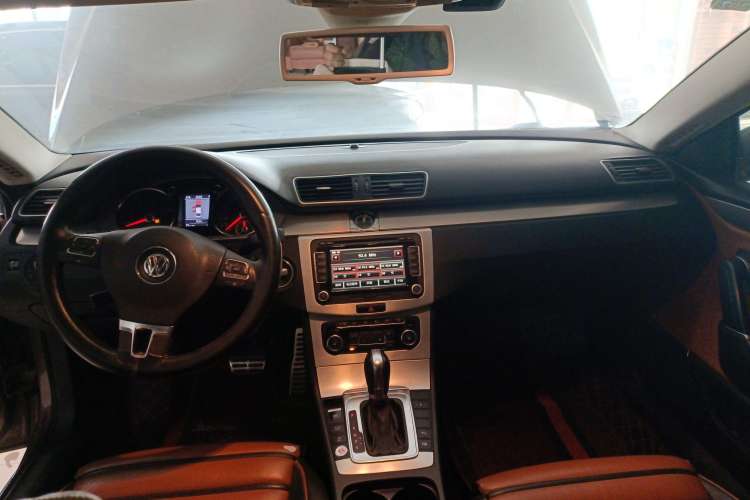 Used Volkswagen CC 2012 3.0 FSI V6 Center Console