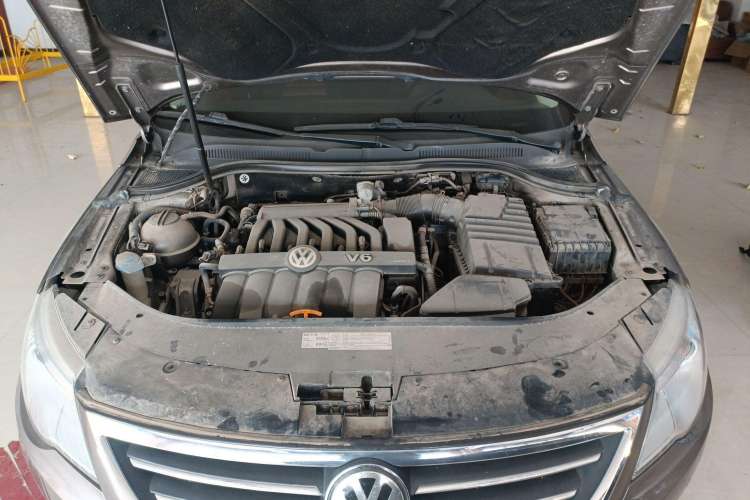 Used Volkswagen CC 2012 3.0 FSI V6 Engine Bay