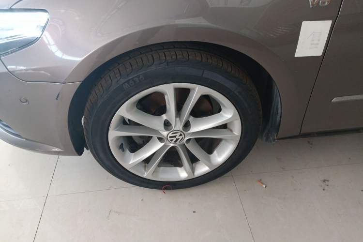 Used Volkswagen CC 2012 3.0 FSI V6 Left Front Wheel Hub