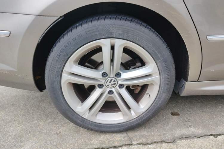 Used Volkswagen CC 2012 3.6 FSI R-Line Right Rear Wheel Hub