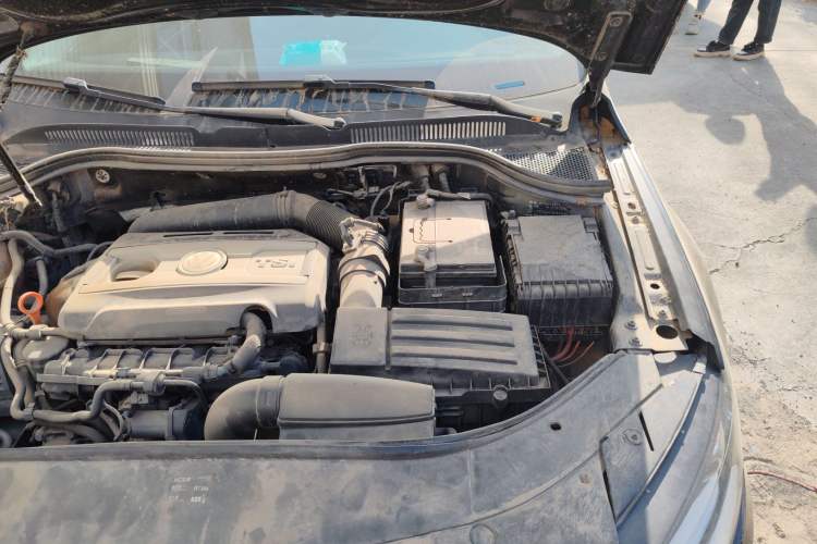 Used Volkswagen CC 2013 2.0 TSI Ultimate Model Engine Bay Left