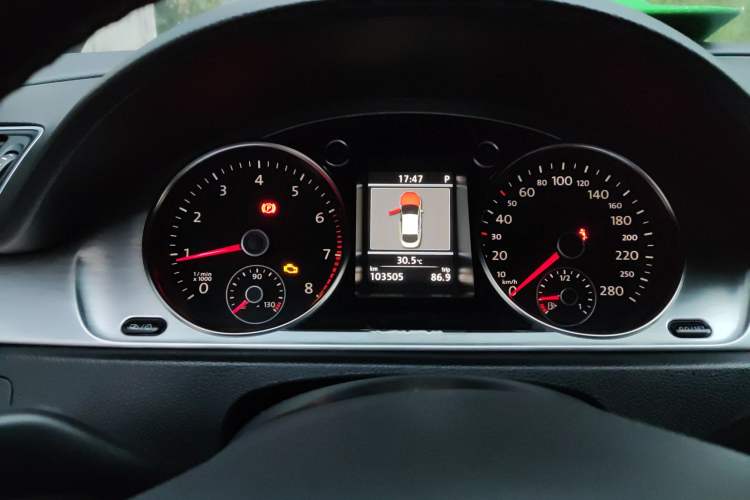Used Volkswagen CC 2013 1.8TSI Luxury Model Odometer Close Up