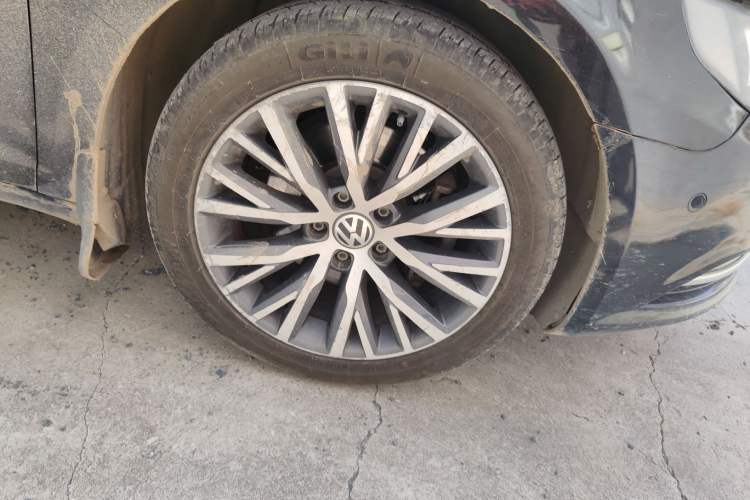 Used Volkswagen CC 2013 2.0 TSI Ultimate Model Right Front Wheel Hub