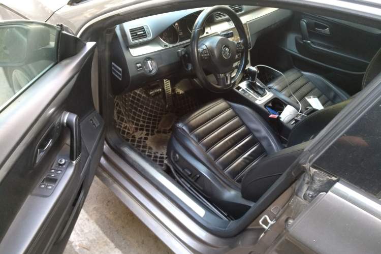 Used Volkswagen CC 2013 1.8TSI Prestige Model Driver Seat