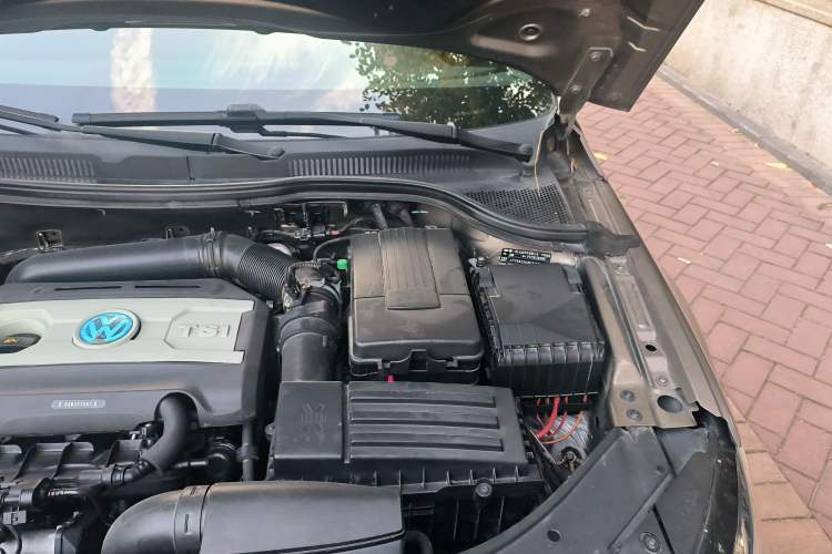 Used Volkswagen CC 2013 2.0 TSI Luxury Model Engine Bay Left