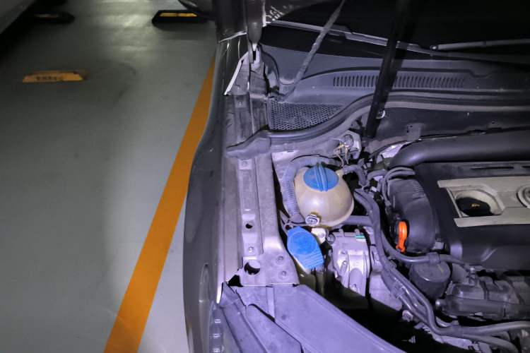 Used Volkswagen CC 2013 2.0 TSI Ultimate Model Engine Bay Right
