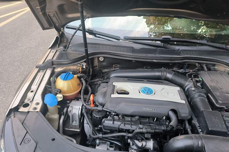 Used Volkswagen CC 2013 2.0 TSI Luxury Model Engine Bay Right