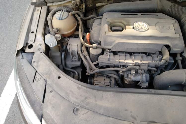 Used Volkswagen CC 2013 1.8TSI Prestige Model Engine Bay Right