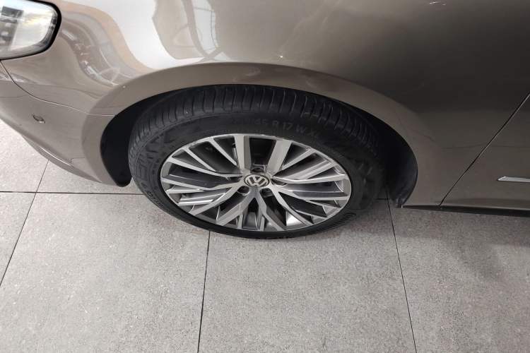 Used Volkswagen CC 2013 2.0 TSI Ultimate Model Left Front Wheel Hub