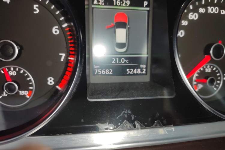 Used Volkswagen CC 2013 2.0 TSI Ultimate Model Odometer Close Up