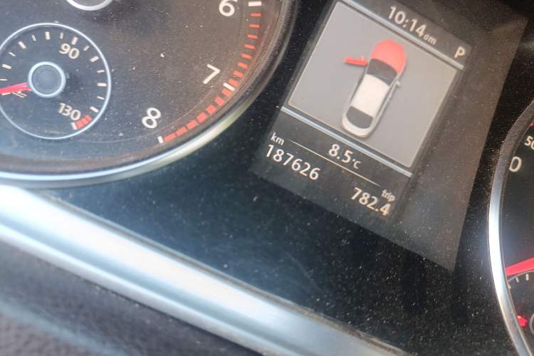 Used Volkswagen CC 2013 2.0 TSI Ultimate Model Odometer Close Up
