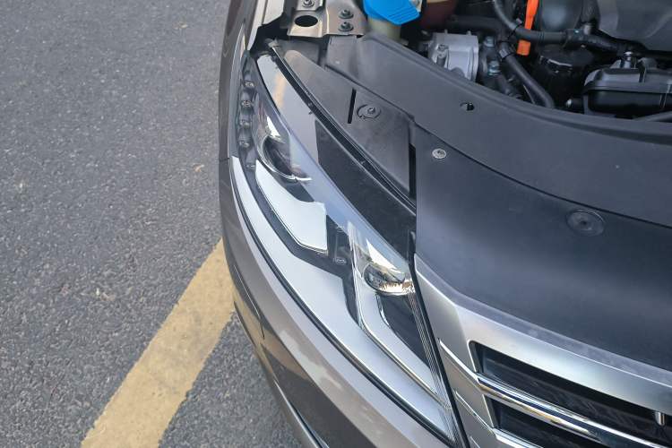 Used Volkswagen CC 2013 2.0 TSI Luxury Model Right Front Headlight