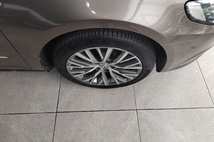Used Volkswagen CC 2013 2.0 TSI Ultimate Model Right Front Wheel Hub