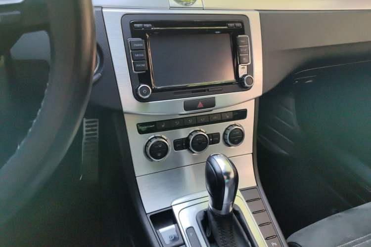Used Volkswagen CC 2013 2.0 TSI Luxury Model Audio And AC Panel