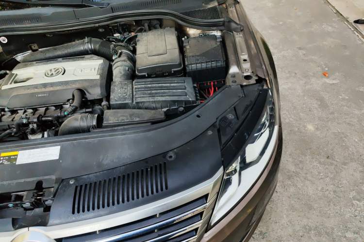 Used Volkswagen CC 2013 2.0 TSI Luxury Model Engine Bay Left