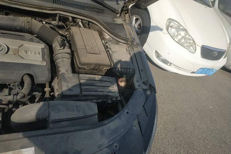 Used Volkswagen CC 2013 1.8TSI Luxury Model Engine Bay Left