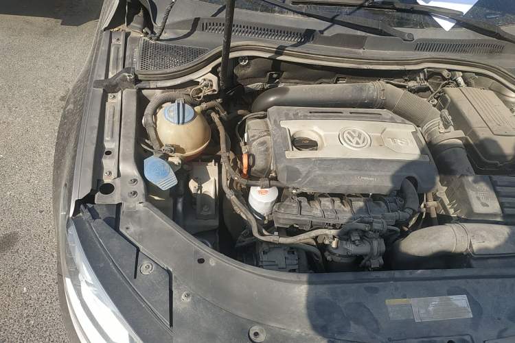 Used Volkswagen CC 2013 1.8TSI Luxury Model Engine Bay Right