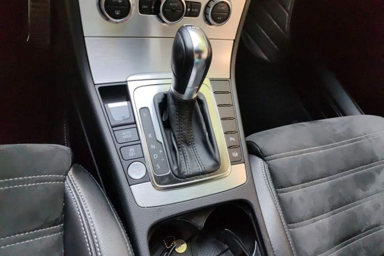 Used Volkswagen CC 2013 2.0 TSI Luxury Model Gear Lever