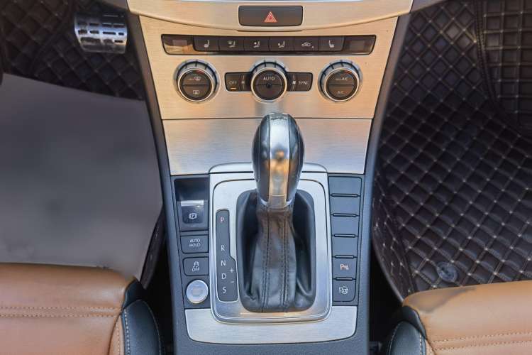 Used Volkswagen CC 2013 2.0 TSI Luxury Model Gear Lever