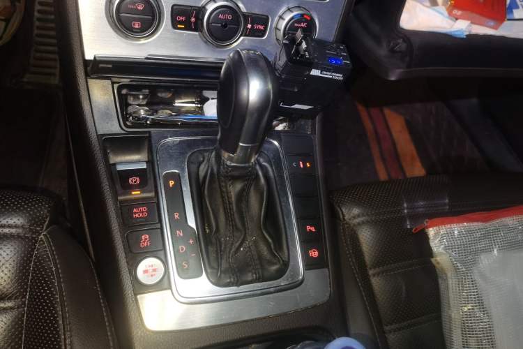 Used Volkswagen CC 2013 2.0 TSI Ultimate Model Gear Lever