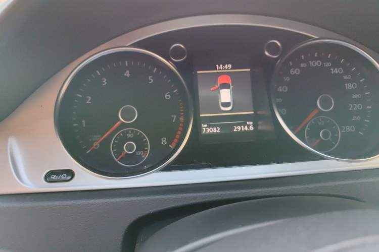 Used Volkswagen CC 2013 2.0 TSI Luxury Model Odometer Close Up