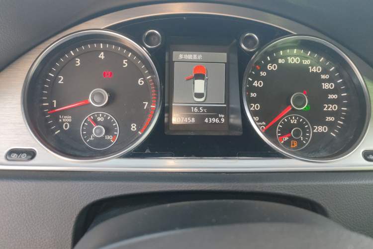 Used Volkswagen CC 2013 2.0 TSI Luxury Model Odometer Close Up