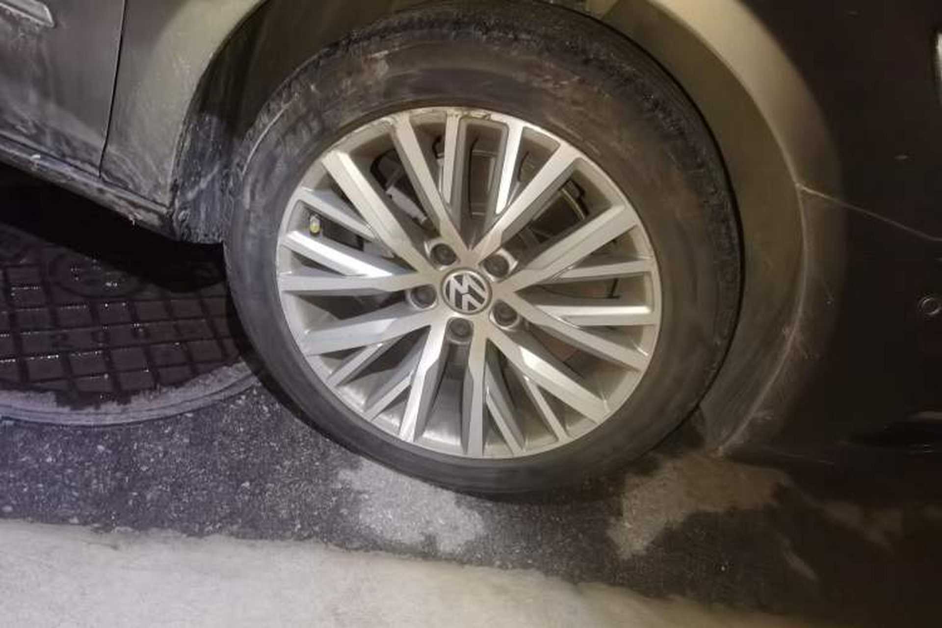 Used Volkswagen CC 2013 2.0 TSI Ultimate Model Right Front Wheel Hub