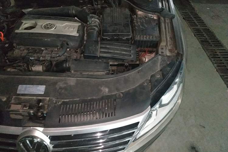 Used Volkswagen CC 2013 2.0 TSI Luxury Model Engine Bay Left