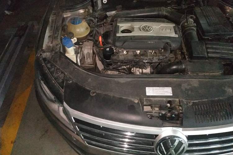 Used Volkswagen CC 2013 2.0 TSI Luxury Model Engine Bay Right