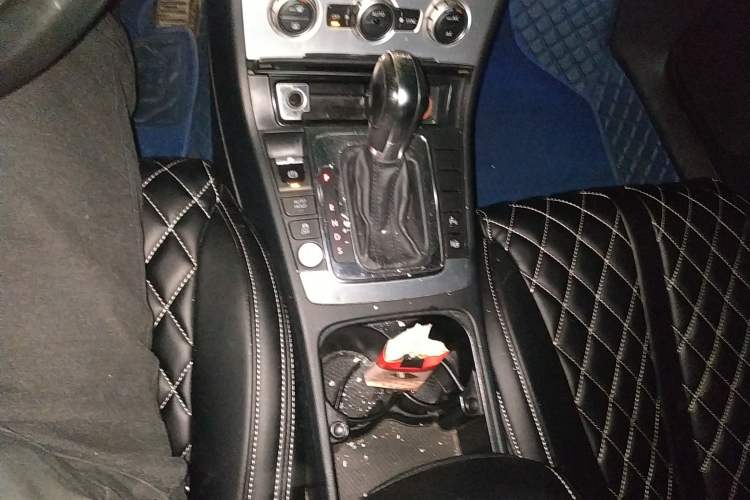 Used Volkswagen CC 2013 2.0 TSI Luxury Model Gear Lever