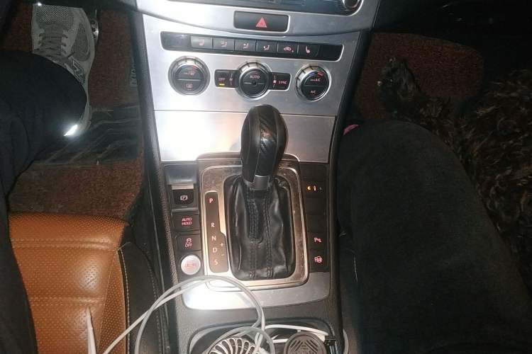 Used Volkswagen CC 2013 2.0 TSI Ultimate Model Gear Lever