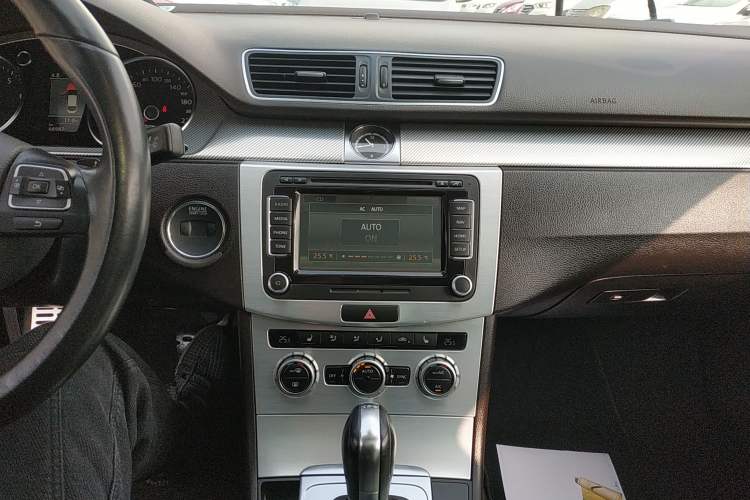 Used Volkswagen CC 2013 3.0 FSI V6 Audio And AC Panel