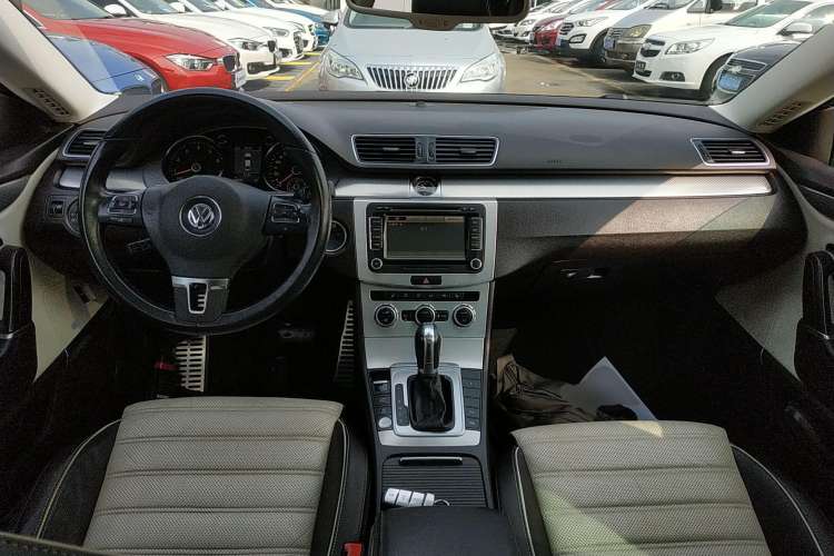Used Volkswagen CC 2013 3.0 FSI V6 Center Console