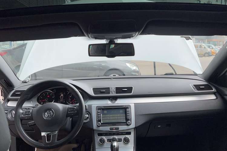 Used Volkswagen CC 2013 1.8TSI Prestige Model Center Console