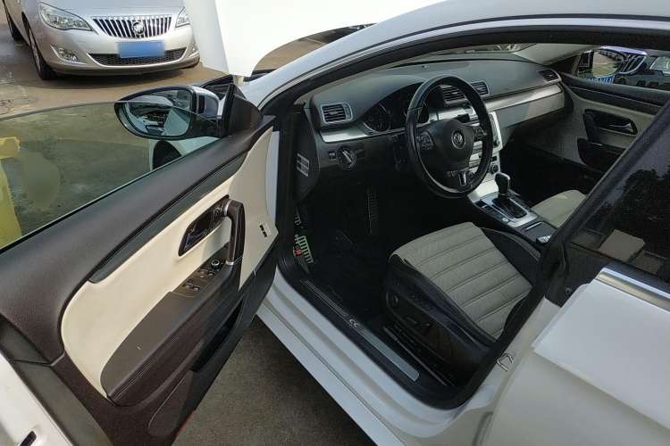 Used Volkswagen CC 2013 3.0 FSI V6 Driver Seat