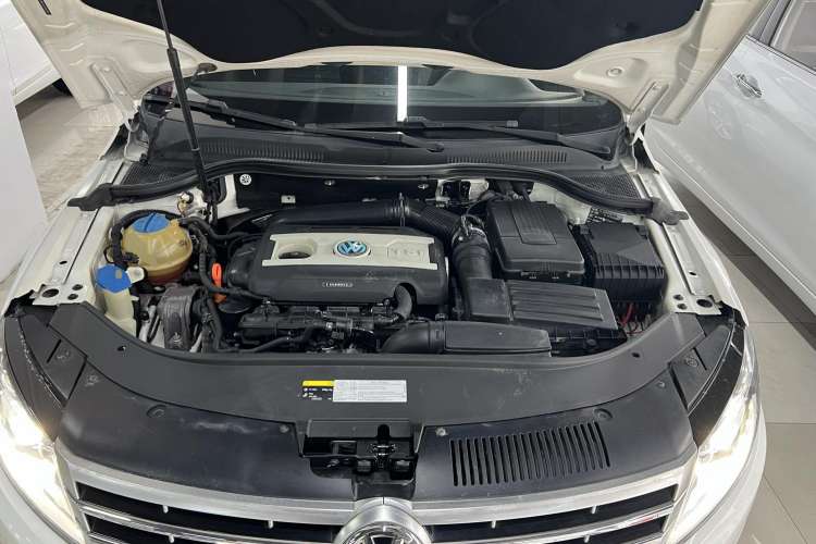 Used Volkswagen CC 2013 1.8TSI Prestige Model Engine Bay