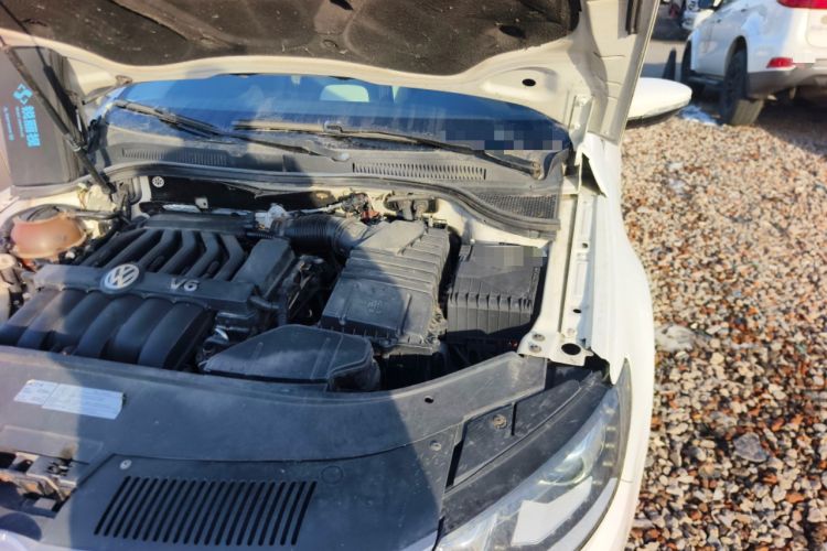Used Volkswagen CC 2013 3.0 FSI V6 Engine Bay Left