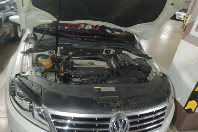 Used Volkswagen CC 2013 2.0 TSI Luxury Model Engine Bay