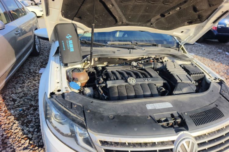 Used Volkswagen CC 2013 3.0 FSI V6 Engine Bay Right