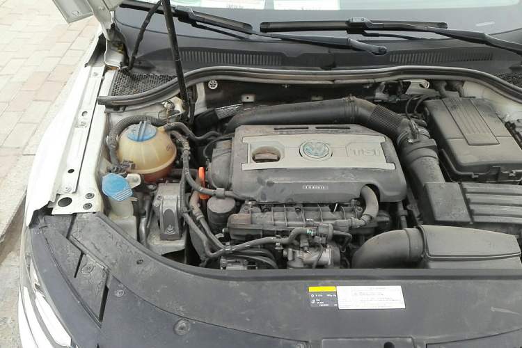 Used Volkswagen CC 2013 1.8TSI Luxury Model Engine Bay Right