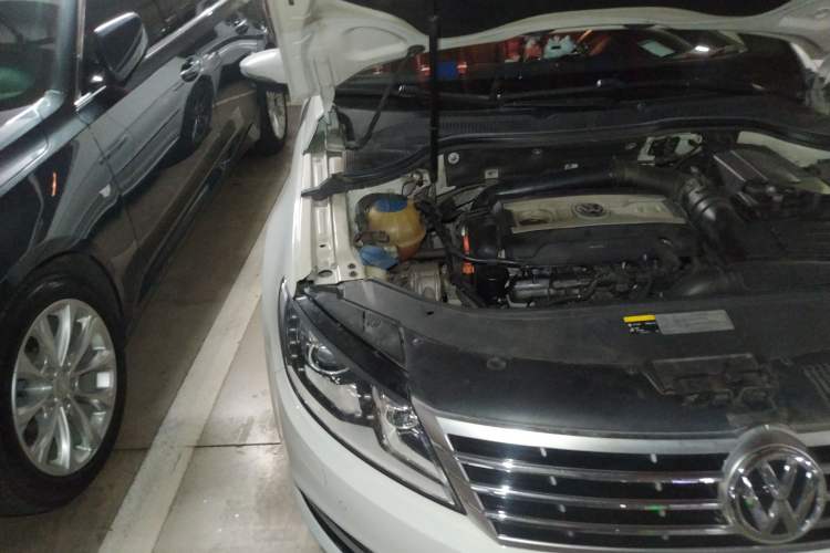 Used Volkswagen CC 2013 2.0 TSI Luxury Model Engine Bay Right