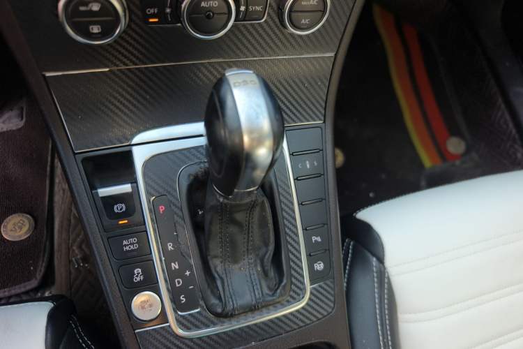 Used Volkswagen CC 2013 3.0 FSI V6 Gear Lever