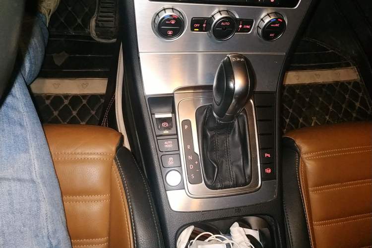 Used Volkswagen CC 2013 1.8TSI Luxury Model Gear Lever