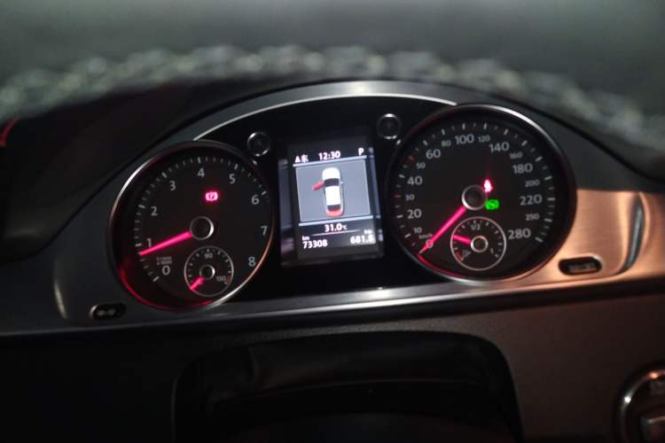 Used Volkswagen CC 2013 2.0 TSI Luxury Model Instrument Cluster