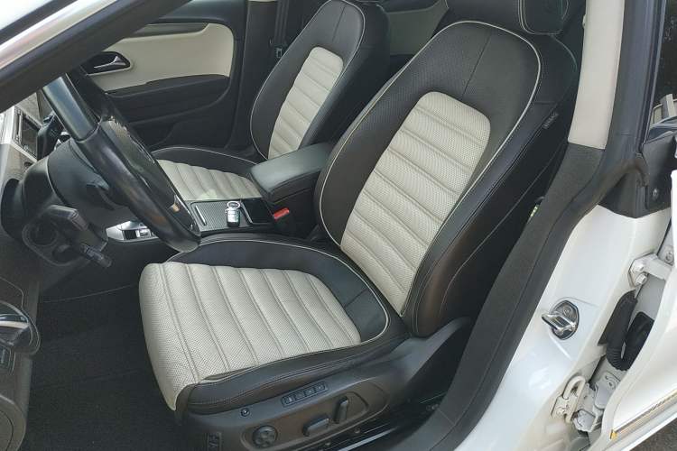 Used Volkswagen CC 2013 3.0 FSI V6 Left Front Seat