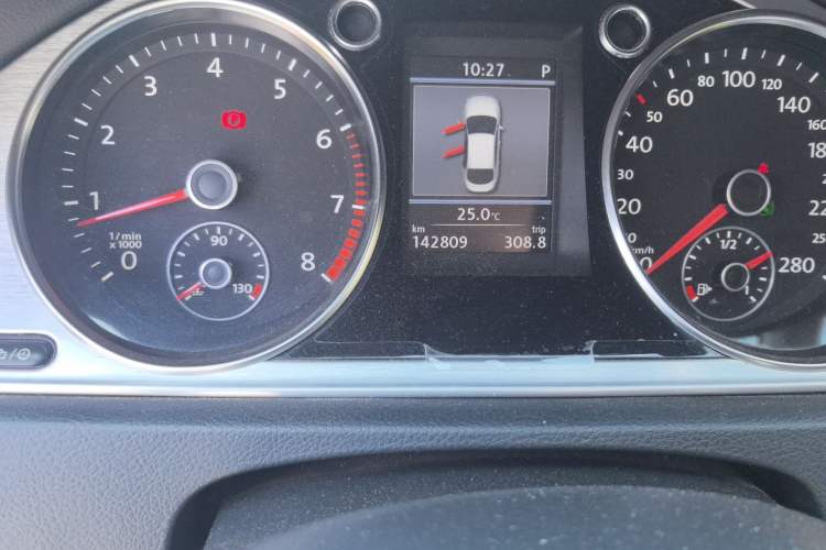 Used Volkswagen CC  Odometer Close Up